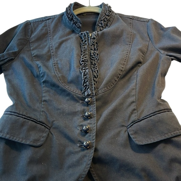 Super cute, navy Victorian style jacket, beautiful buttons, pockets, tailored Ss - Picture 8 of 10